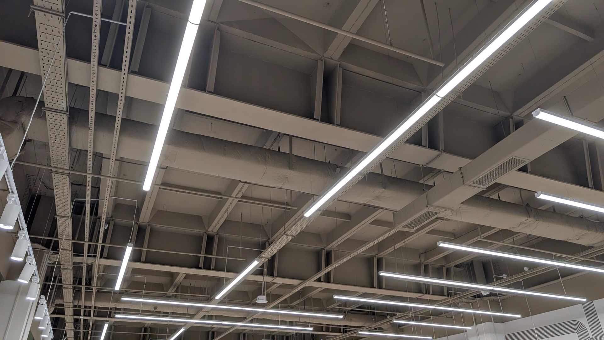 LED-Umrüstung: Austausch alter Beleuchtung gegen moderne LED-Technik